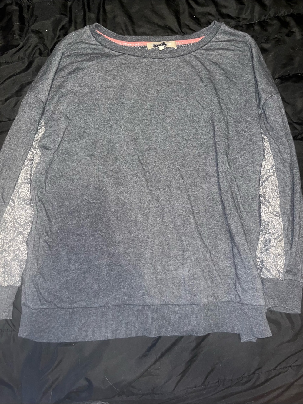 Chloe & jasmine 1x Women's Heather gray Pullover Sweatshirt with bandanna print